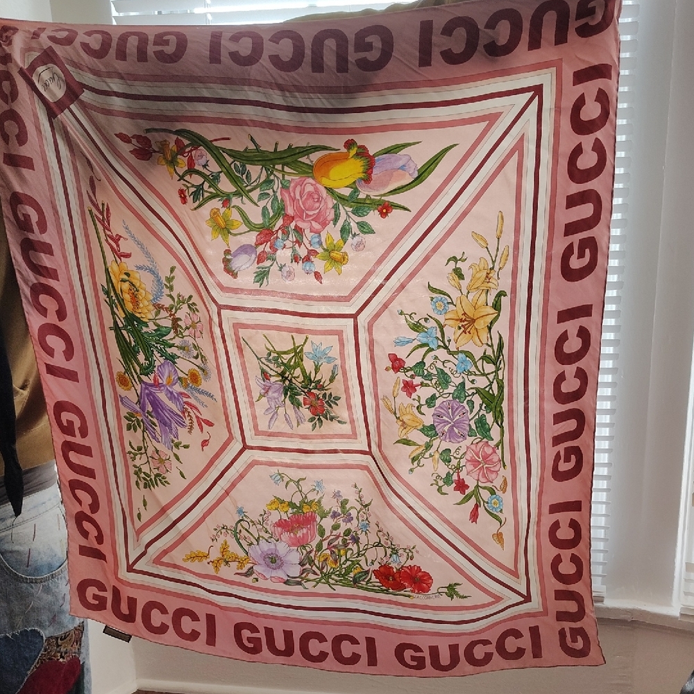 Gucci Pink Floral Silk Scarf